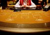 Acções de casinos de Macau caem em Hong Kong durante incerteza sobre futuro