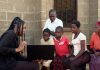 Documentário expõe vídeos racistas com crianças africanas vendidos em redes sociais na China