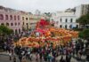 Ano Novo Lunar celebrado com desfile do dragão dourado e oito grupos estrangeiros