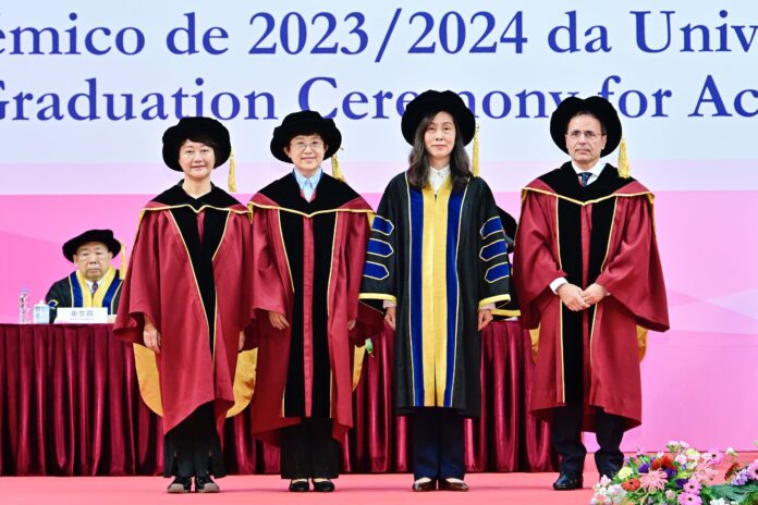 3. honoris