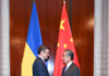 Chefe da diplomacia ucraniana visita China para “travar agressão russa”