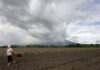 População retirada e voos cancelados após erupção de vulcão nas Filipinas