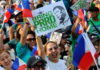 Centenas de pessoas manifestam-se em Manila em apoio ao ex-presidente Duterte